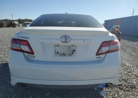 2011 Toyota Camry Base z USA, uszkodzony, nr VIN 4T1BF3EK0BU761413